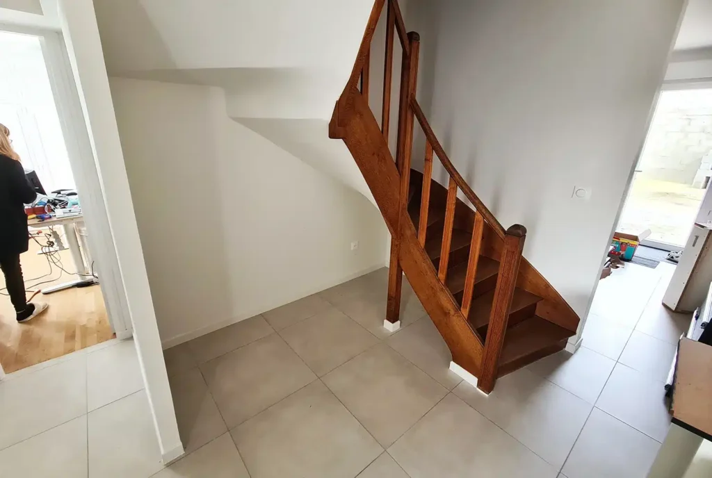 Espace vide avant pose meuble sur mesure