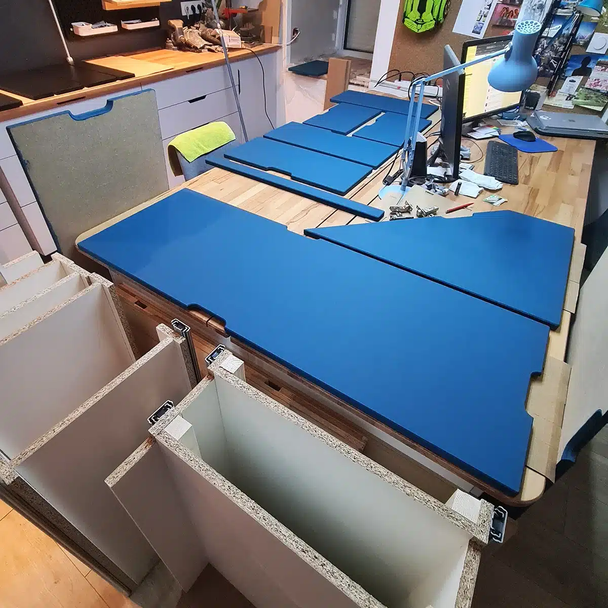 Assemblage tiroirs et portes