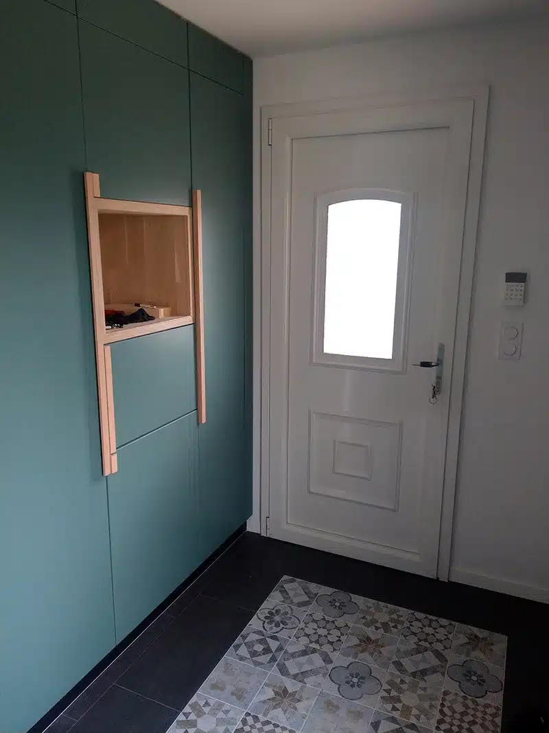 Apres amenagement placard renovation d'une entree de maison