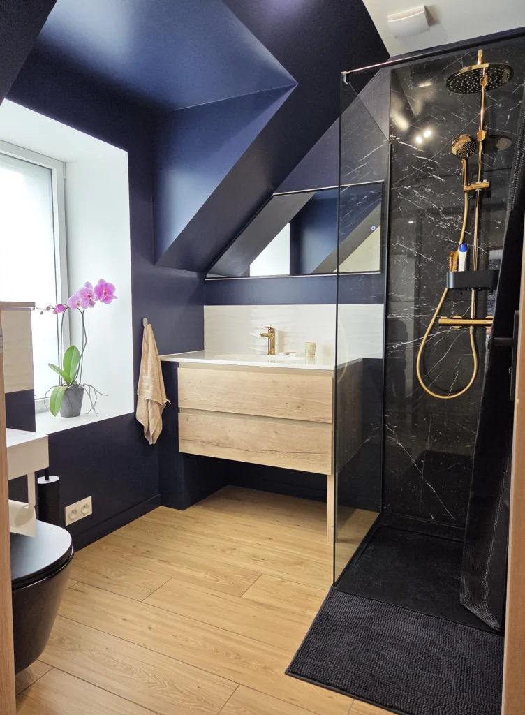 Vue densemble de la salle de bain design 01